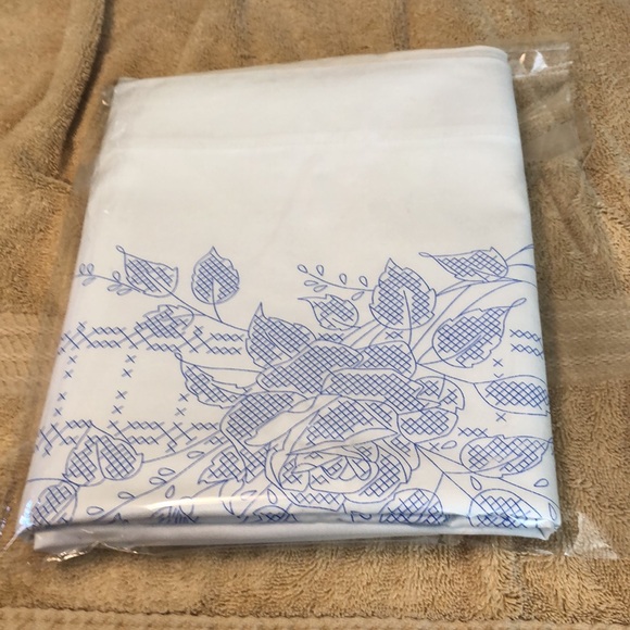 Herrschner’s Rose Petal Stamped Cross Stitch Pillowcases Queen - Picture 9 of 9